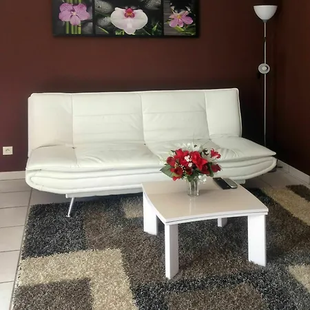 Modern In With Sunny Balcony - Sleeps 4 * Carcassonne